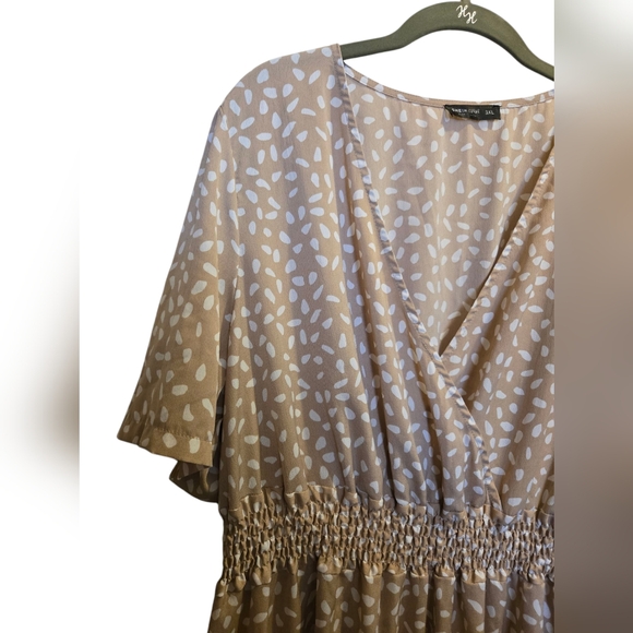 SHEIN Dresses & Skirts - Shein Tan and White Patterned Dress Cross Over V Neck Front.  Size 3X